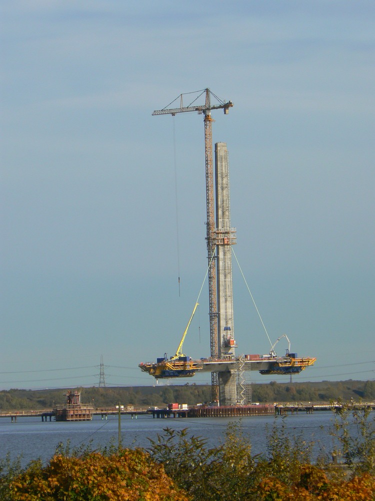 RuncornFirst cable support
