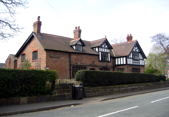 Manor Farm House, Moore